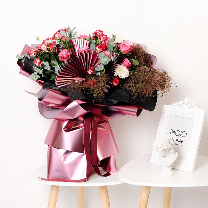 Gravis Metal lux Shadow Bouquet Wrapping Paper