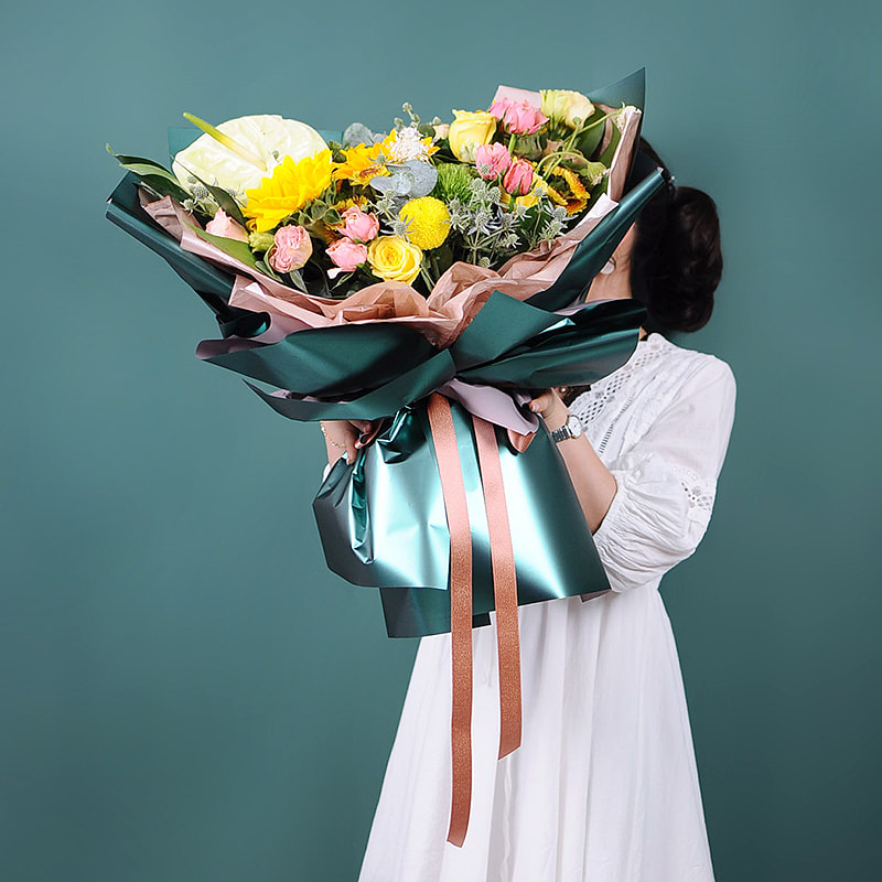 Gravis Metal lux Shadow Bouquet Wrapping Paper